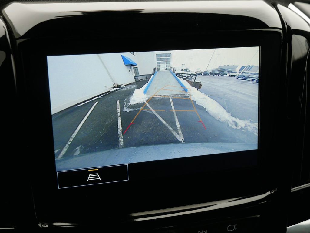 Used 2023 Chevrolet Traverse LT image 25