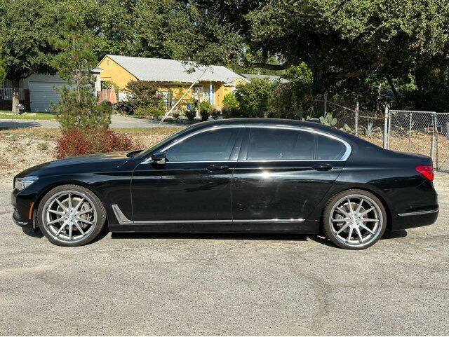 Used 2017 BMW 740i image 4