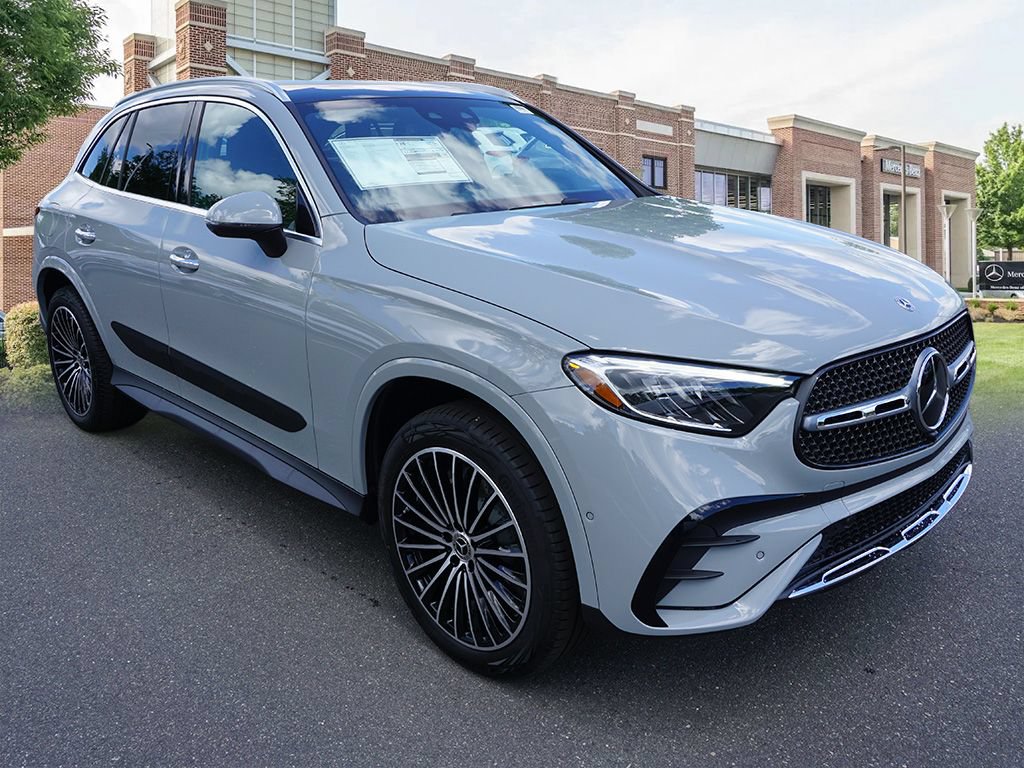Certified 2025 Mercedes-Benz GLC 300 4MATIC image 2
