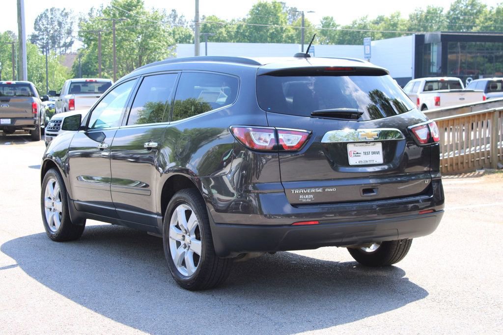 Used 2017 Chevrolet Traverse LT w/ Style and Technology Package AWD/4WD image 5