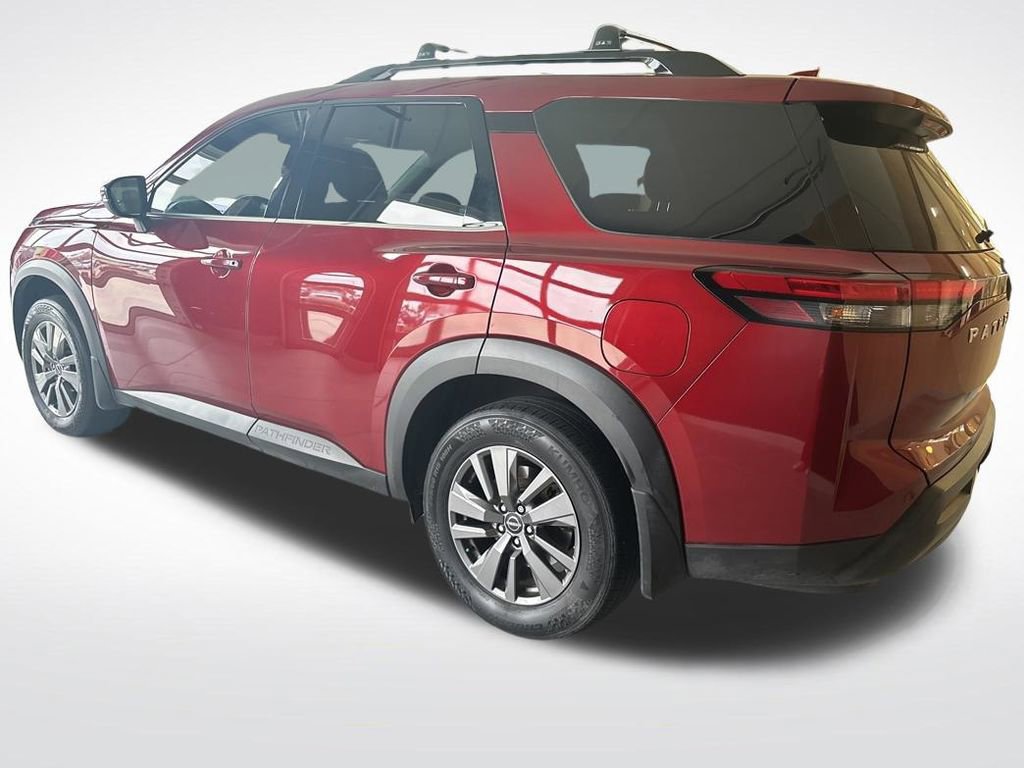 Used 2022 Nissan Pathfinder SV image 4