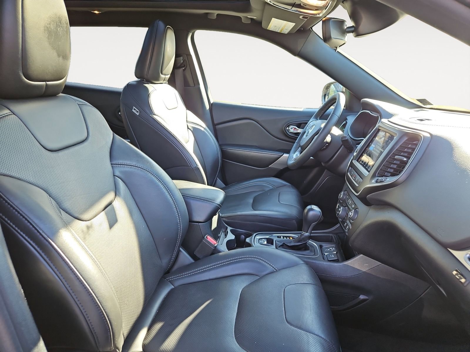 Used 2021 Jeep Cherokee Latitude Lux 80th Anniv w/ Quick Order Package 26U 80TH image 15