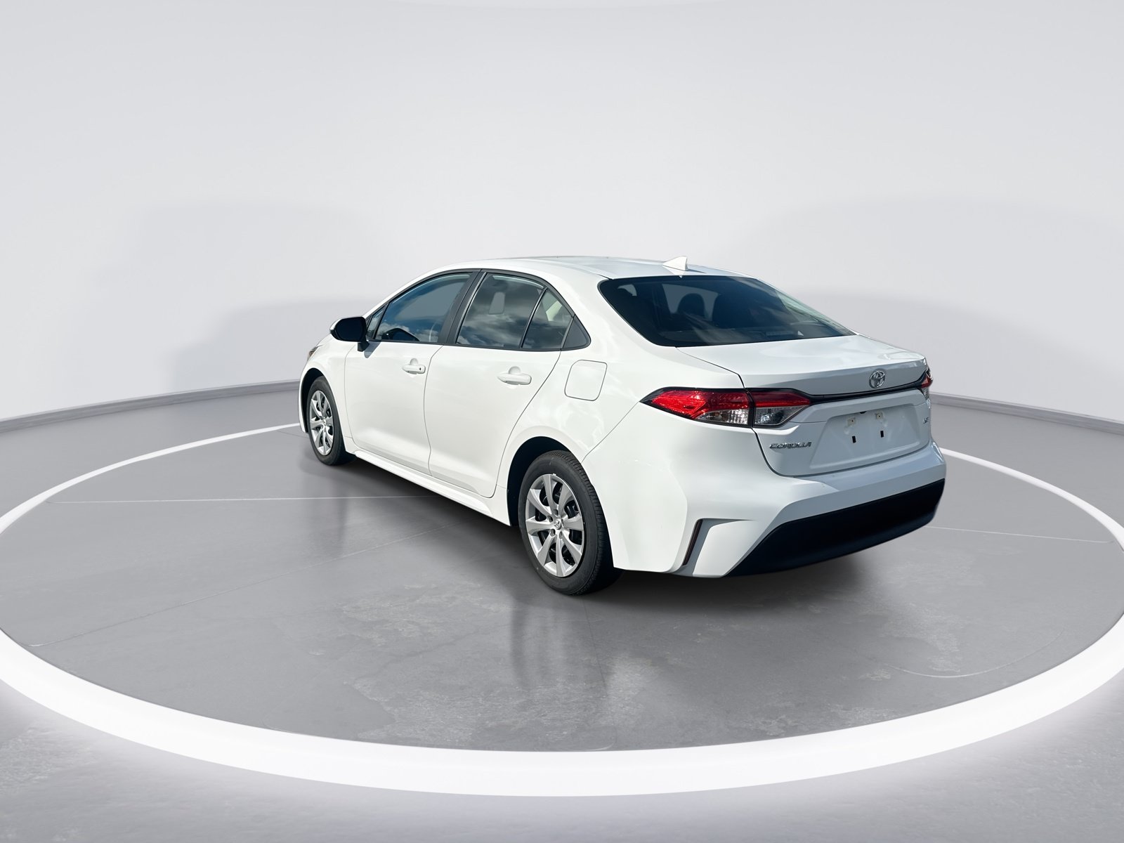 Used 2026 Toyota Corolla LE FWD image 7