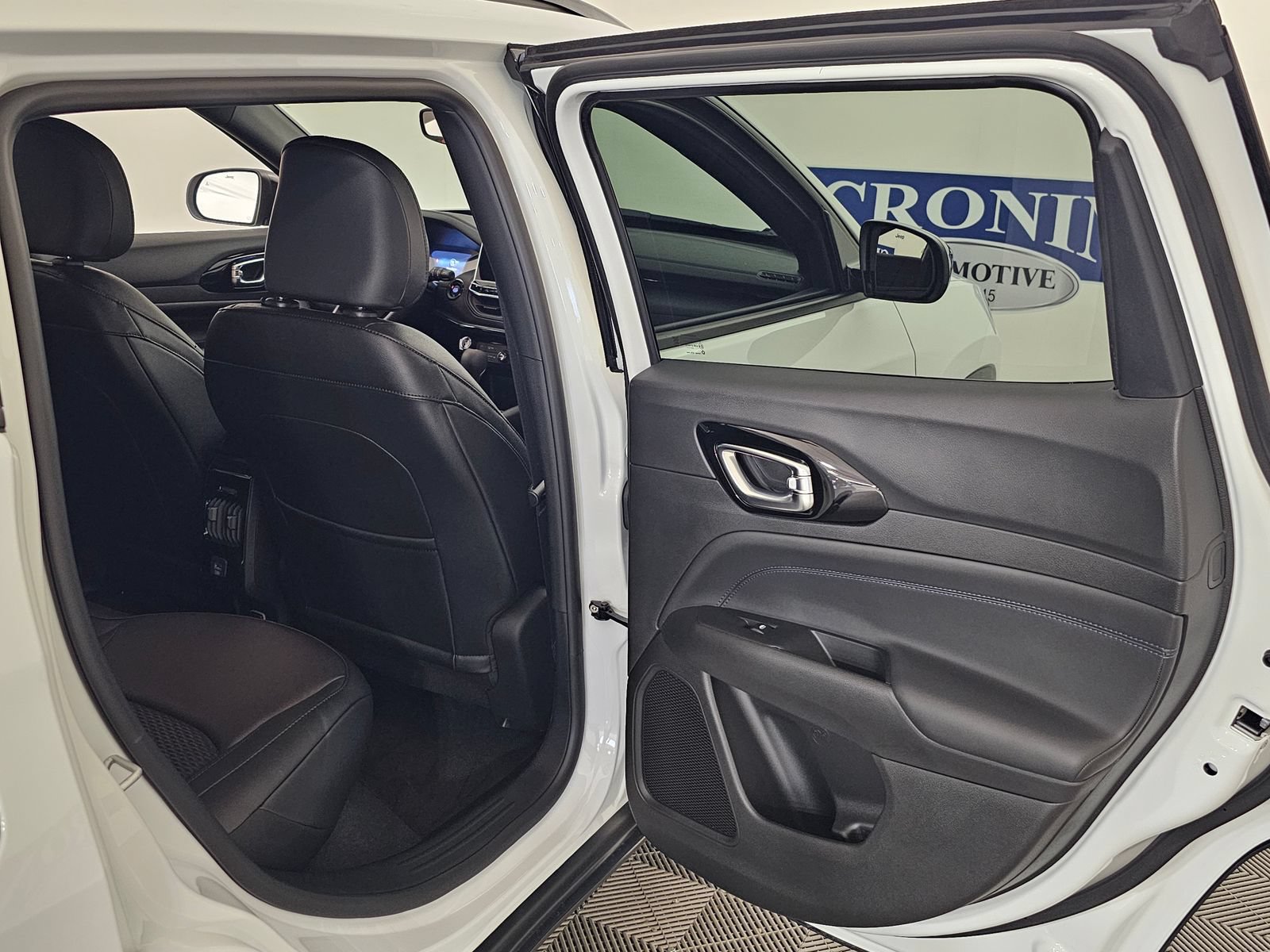 New 2026 Jeep Compass Latitude AWD/4WD image 33