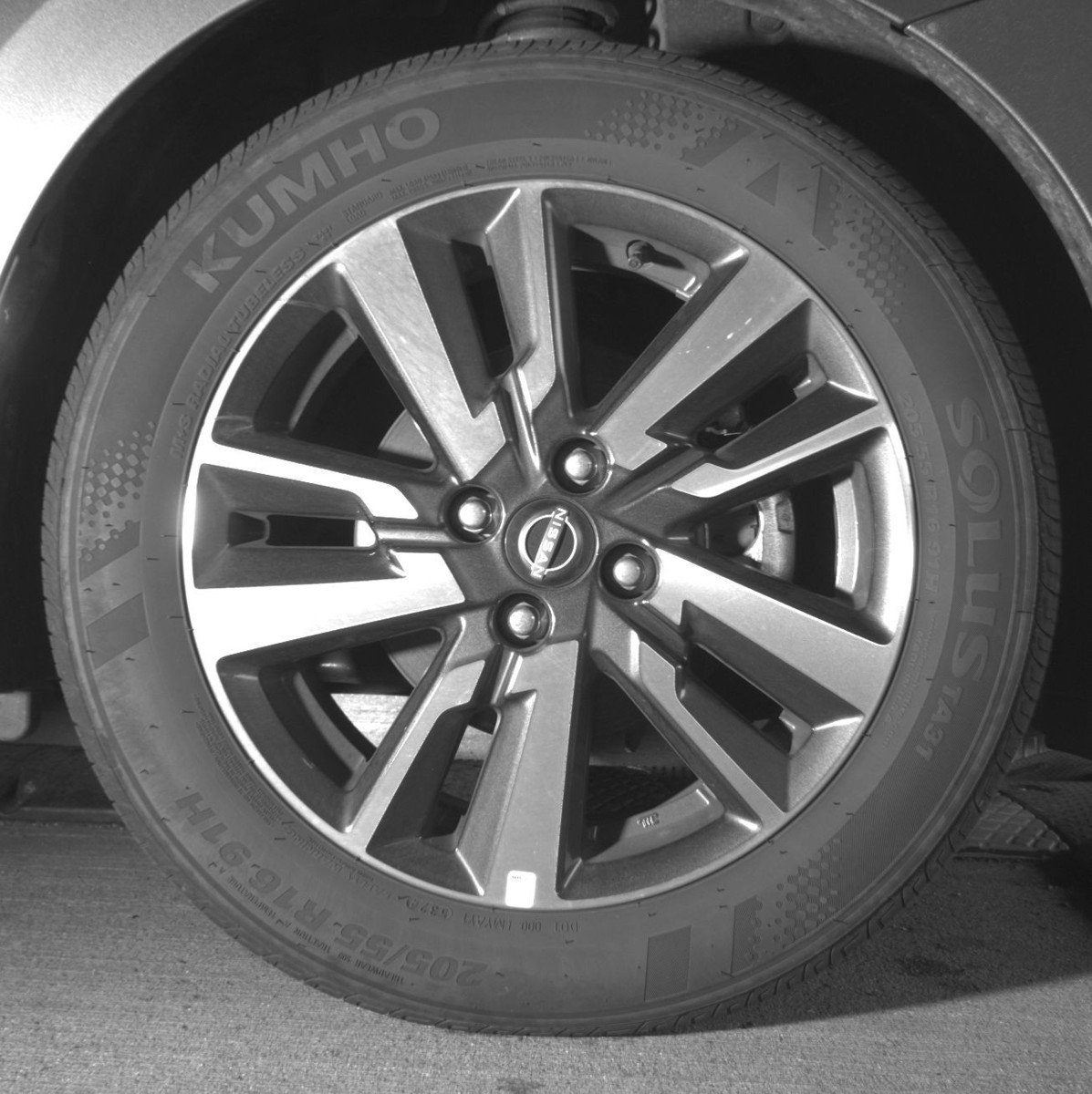 Used 2025 Nissan Versa SV image 13