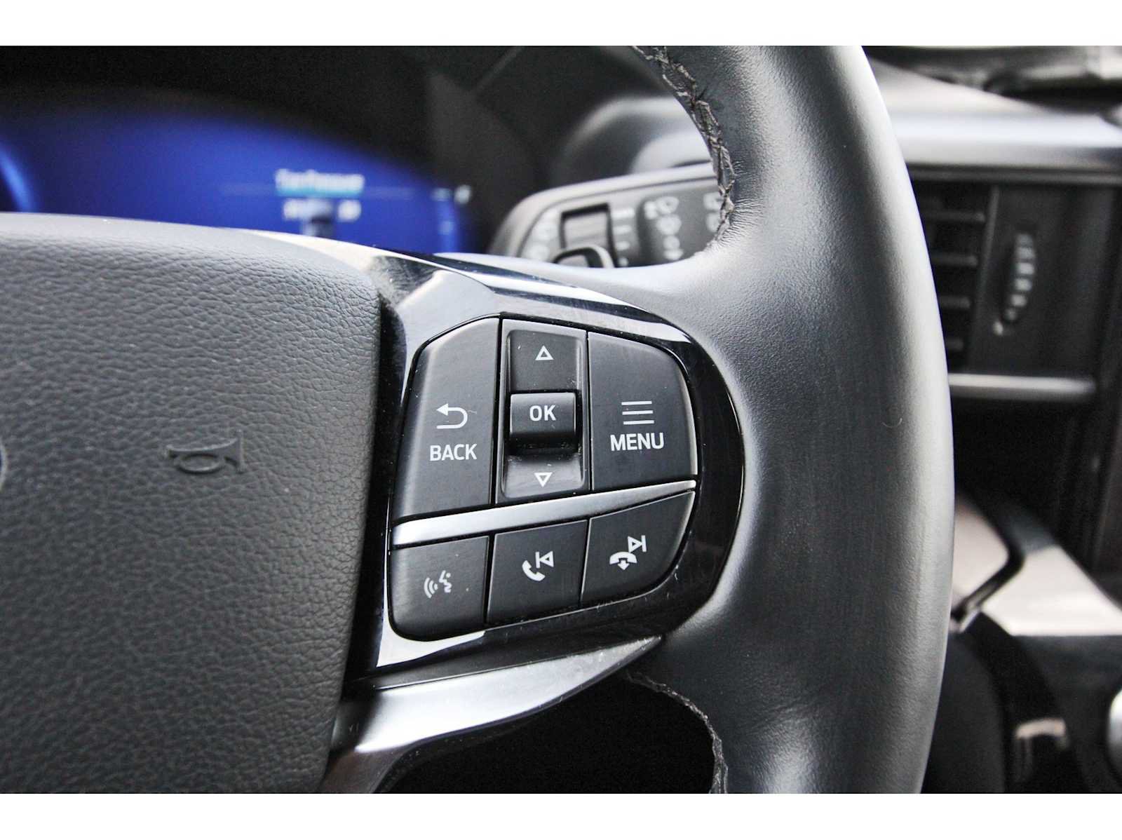 Used 2021 Ford Explorer Platinum w/ Equipment Group 601A AWD/4WD image 18