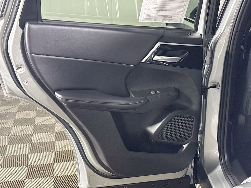 Used 2024 Mitsubishi Outlander SE image 19