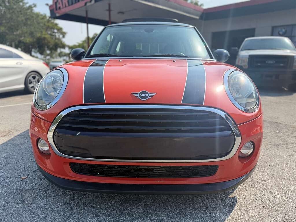Used 2019 MINI Cooper 2-Door Hardtop FWD image 8