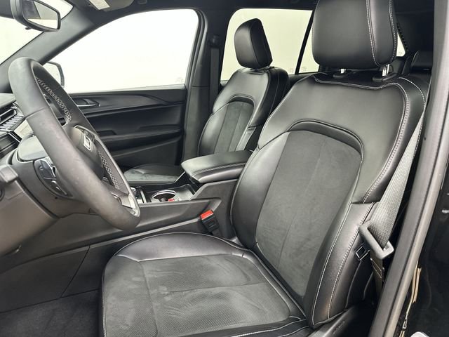 Used 2024 Jeep Grand Cherokee Altitude image 14