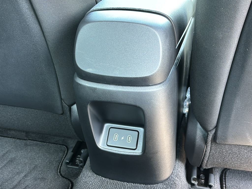 Certified 2025 Hyundai Elantra SE image 42
