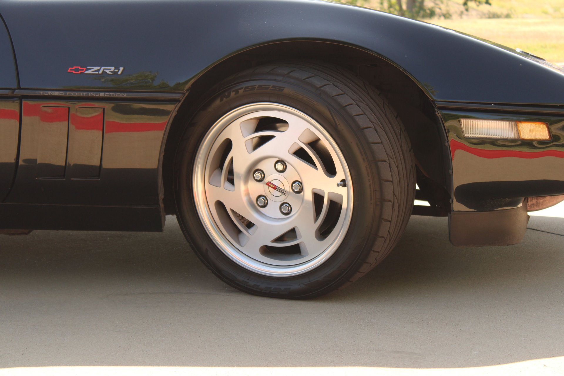 Used 1990 Chevrolet Corvette ZR-1 RWD image 35
