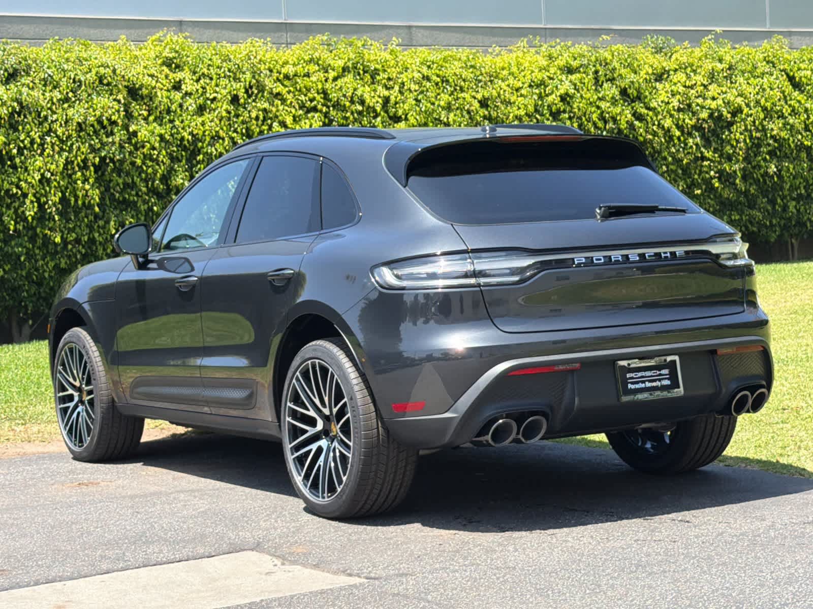 New 2026 Porsche Macan AWD/4WD image 3