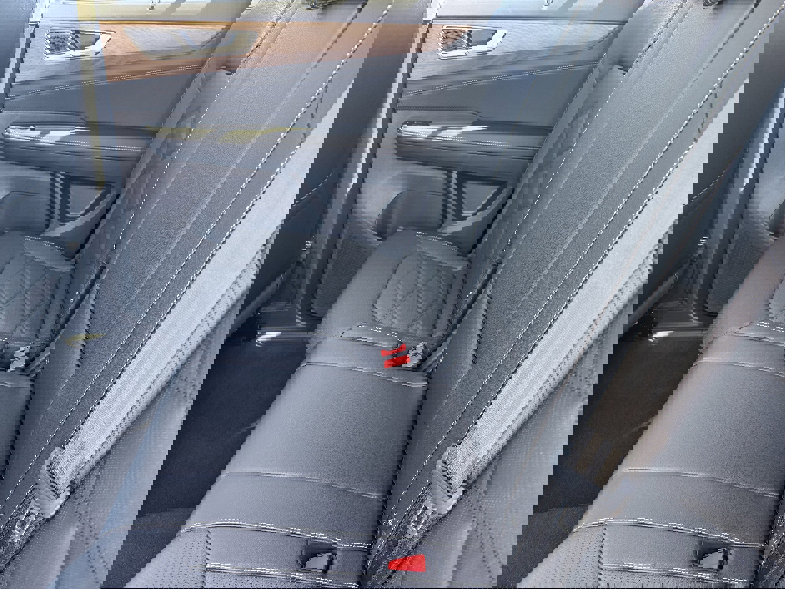 New 2026 Volkswagen Atlas SE image 16