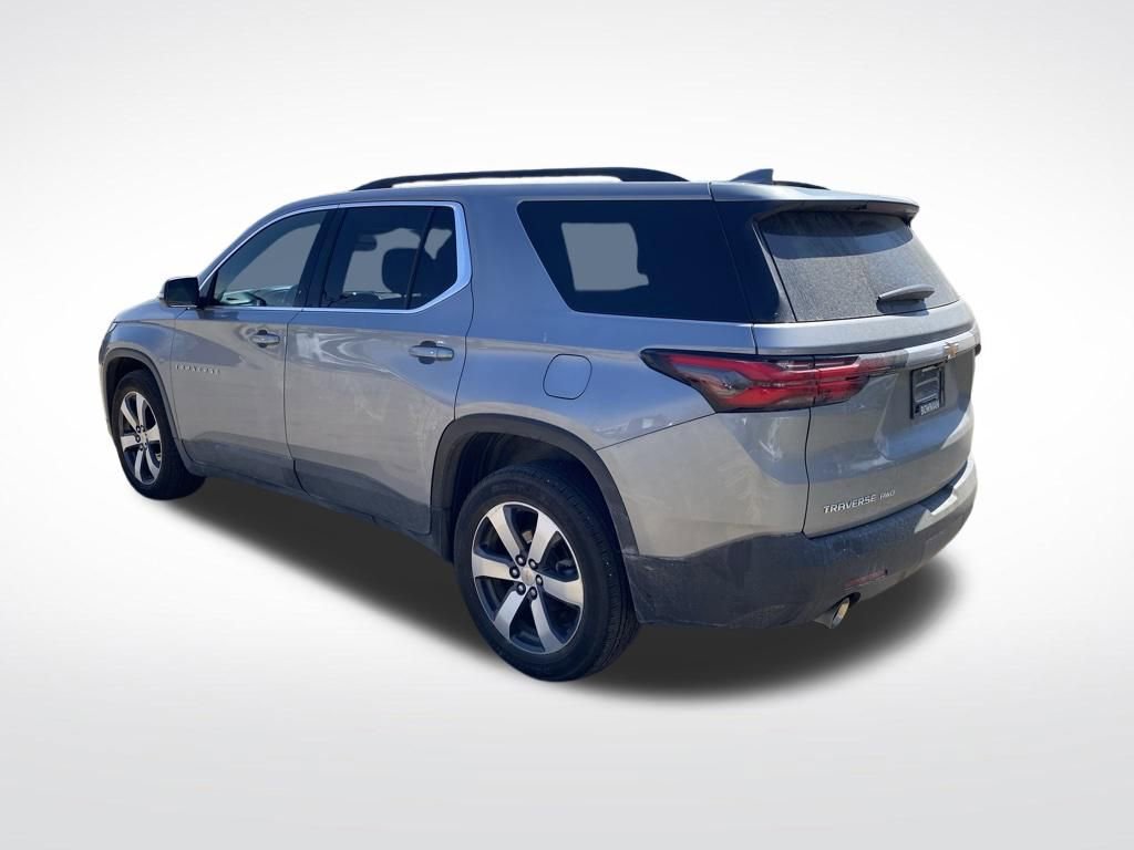 Used 2023 Chevrolet Traverse LT w/ LT Premium Package AWD/4WD image 3
