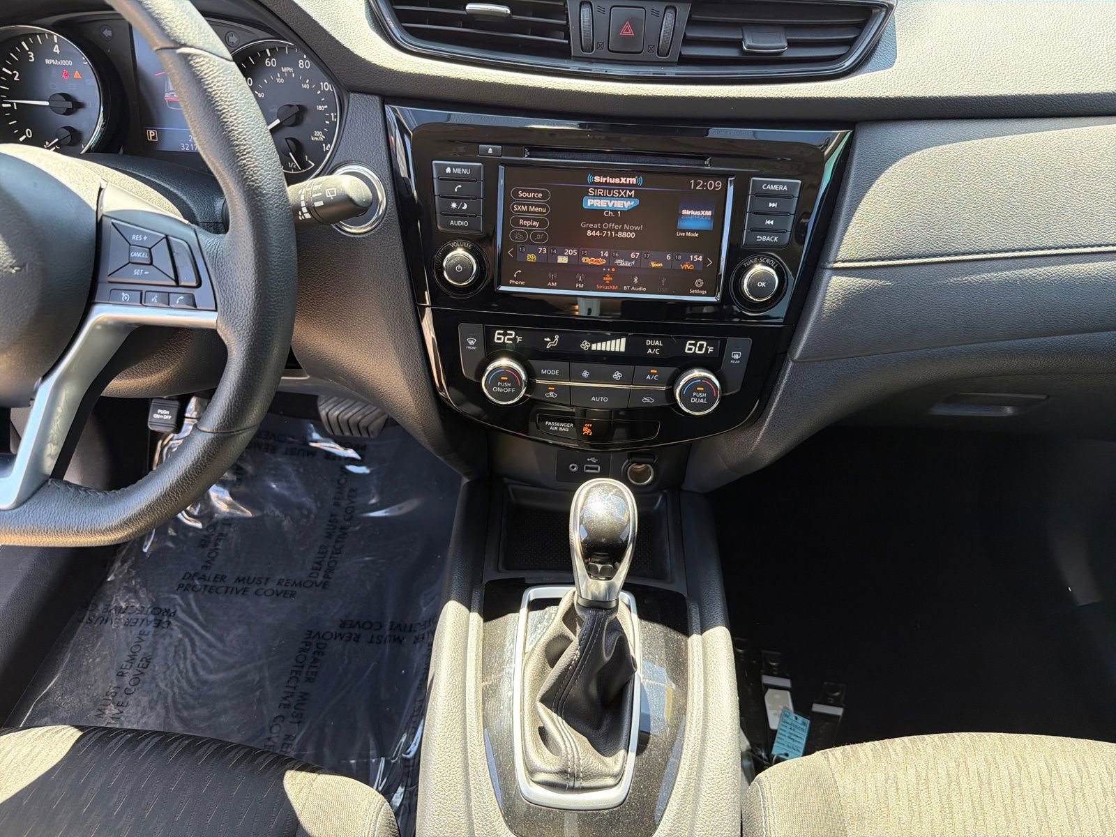 Used 2019 Nissan Rogue SV image 17