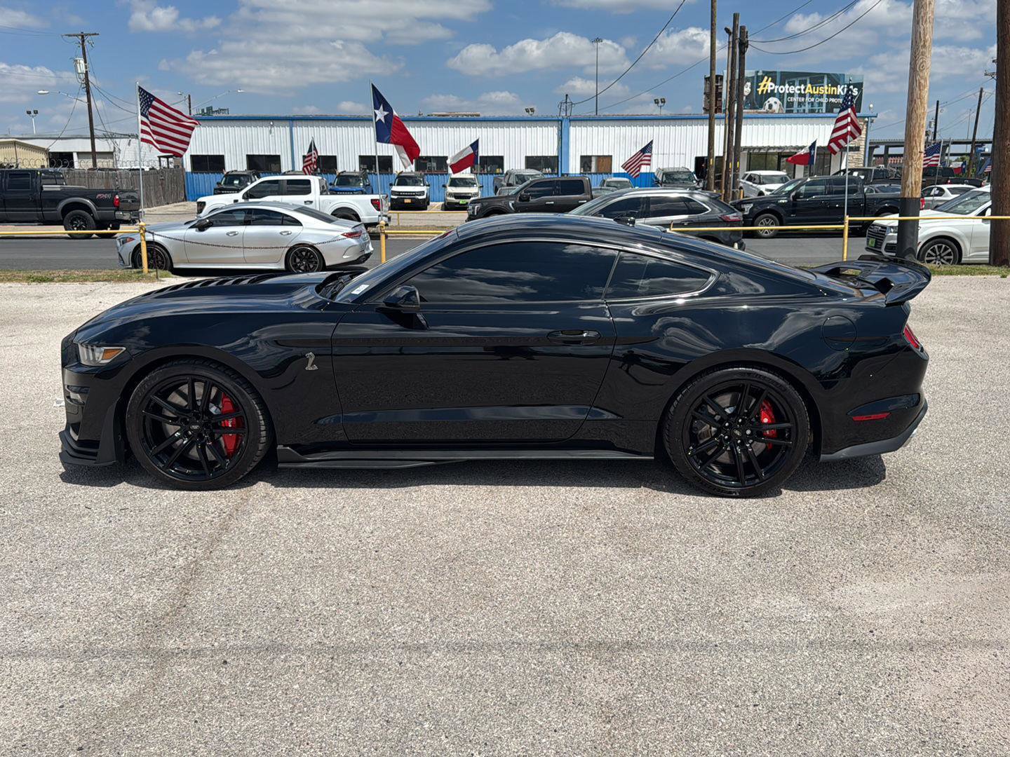 Used 2022 Ford Mustang Shelby GT500 w/ Technology Package image 4