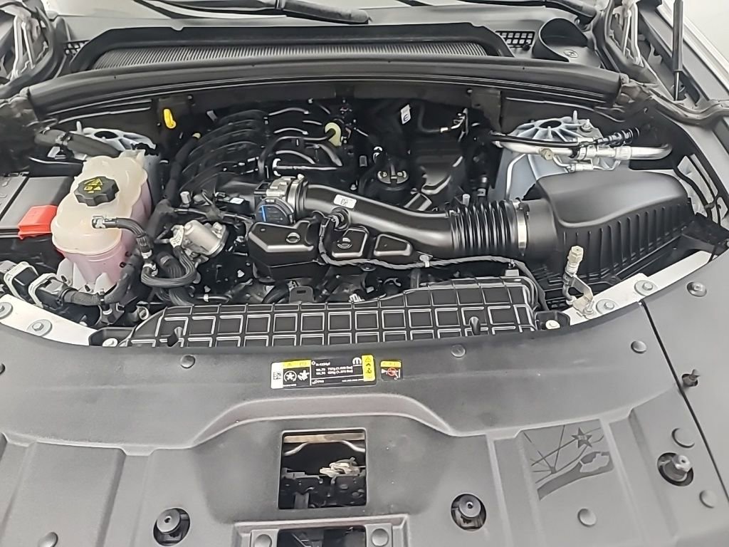 Used 2024 Jeep Grand Cherokee Laredo X image 39