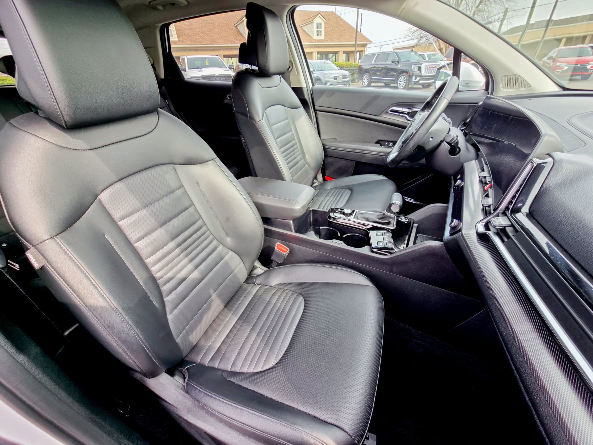 Used 2024 Kia Sportage SX image 30