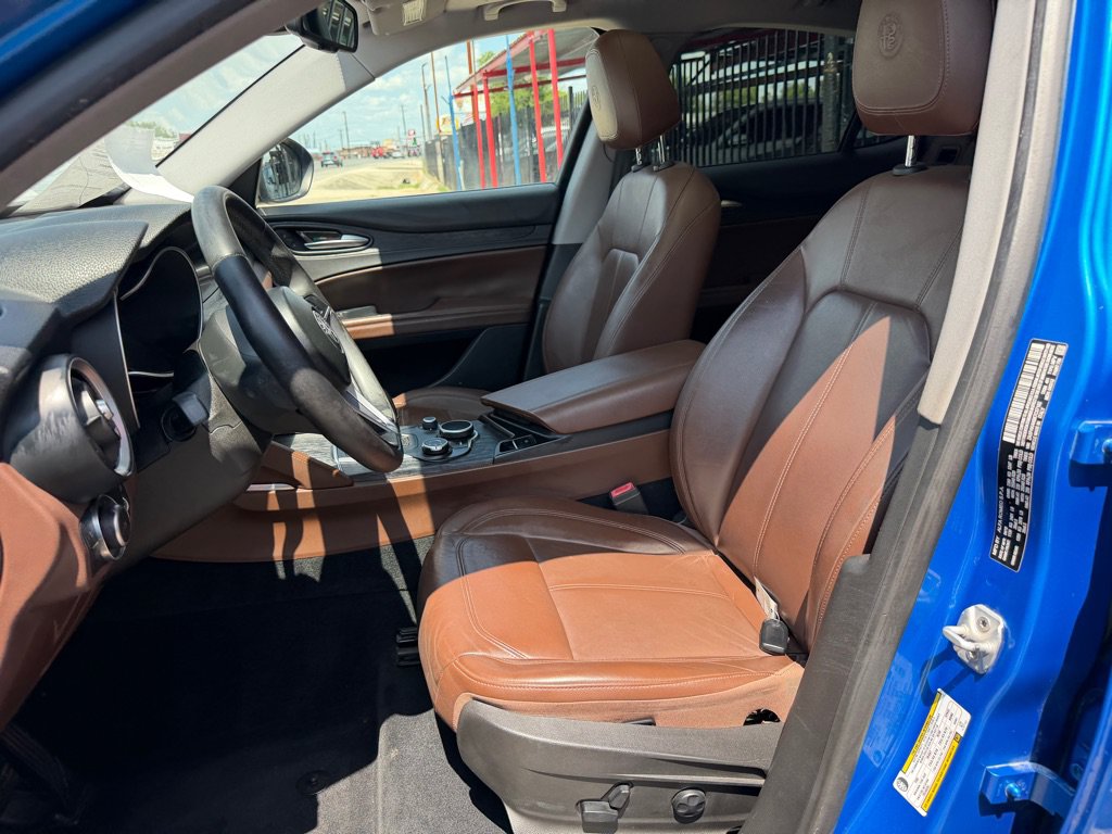 Used 2019 Alfa Romeo Stelvio AWD w/ Nero Edizione image 24