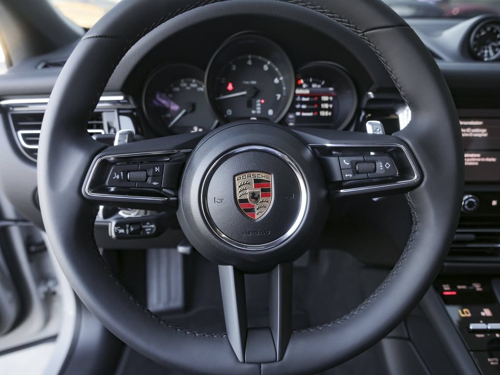 New 2025 Porsche Macan AWD/4WD image 18
