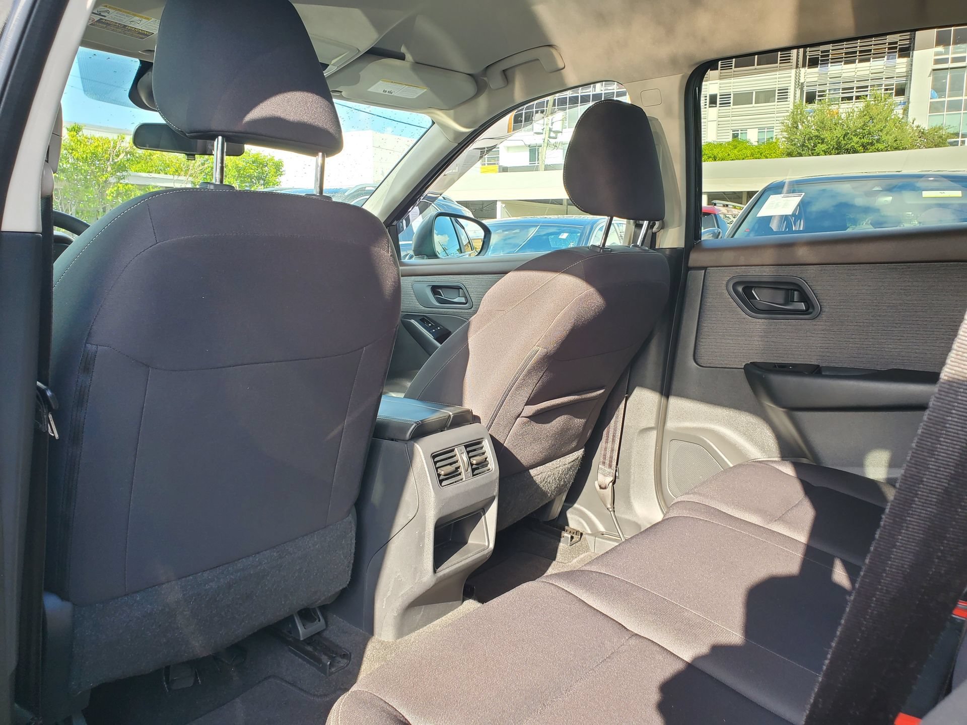 Used 2023 Nissan Rogue S AWD/4WD image 10