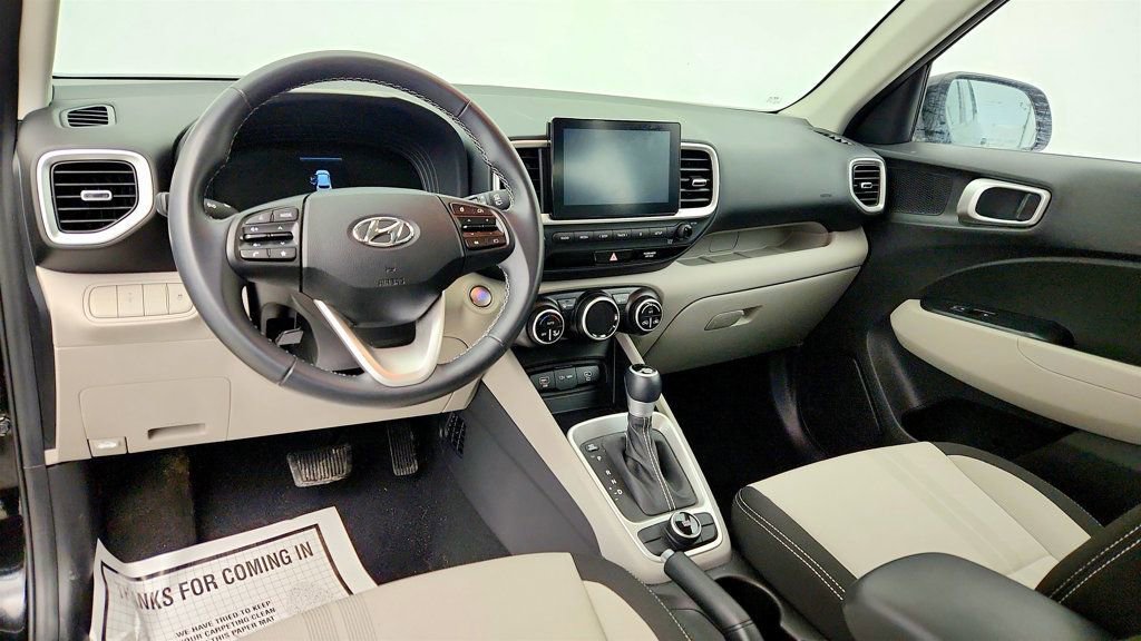 Used 2024 Hyundai Venue SEL image 13