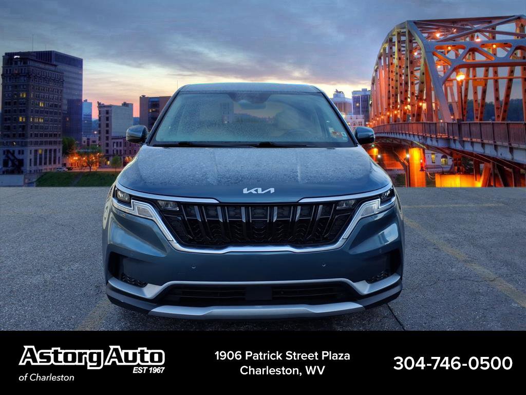 Used 2022 Kia Carnival EX image 8