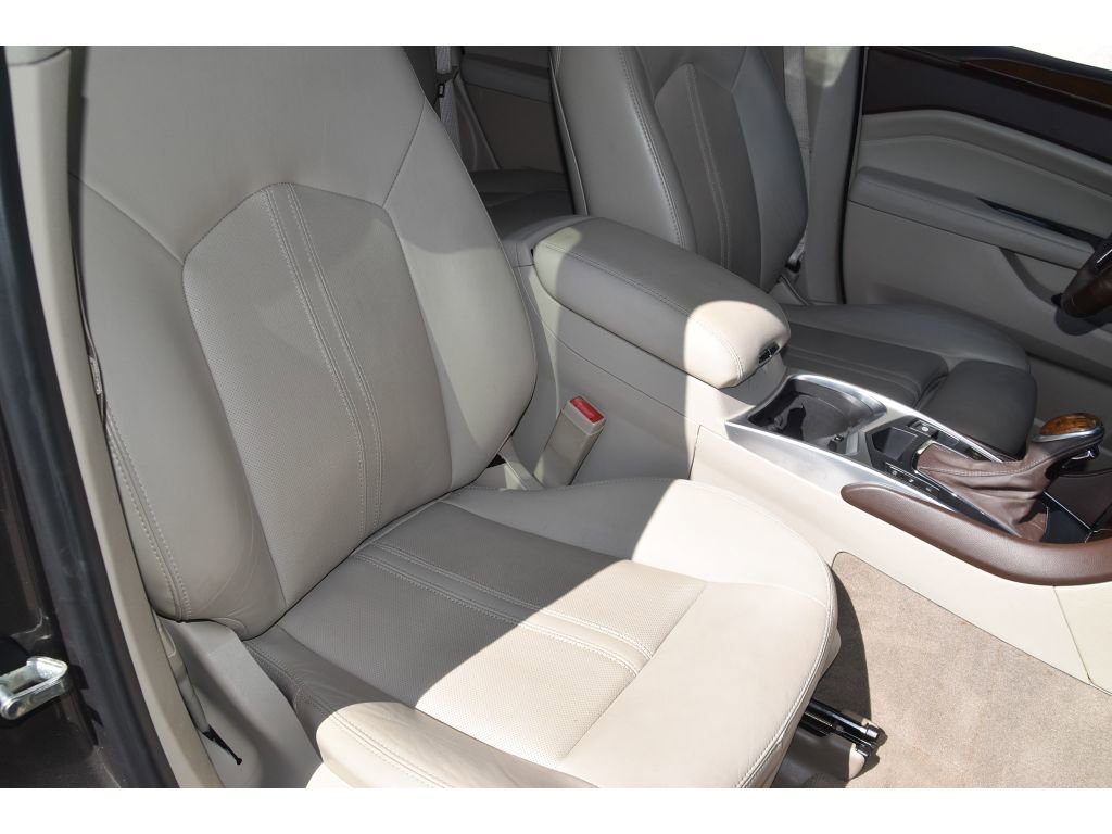 Used 2014 Cadillac SRX Luxury w/ Driver Awareness Package image 30