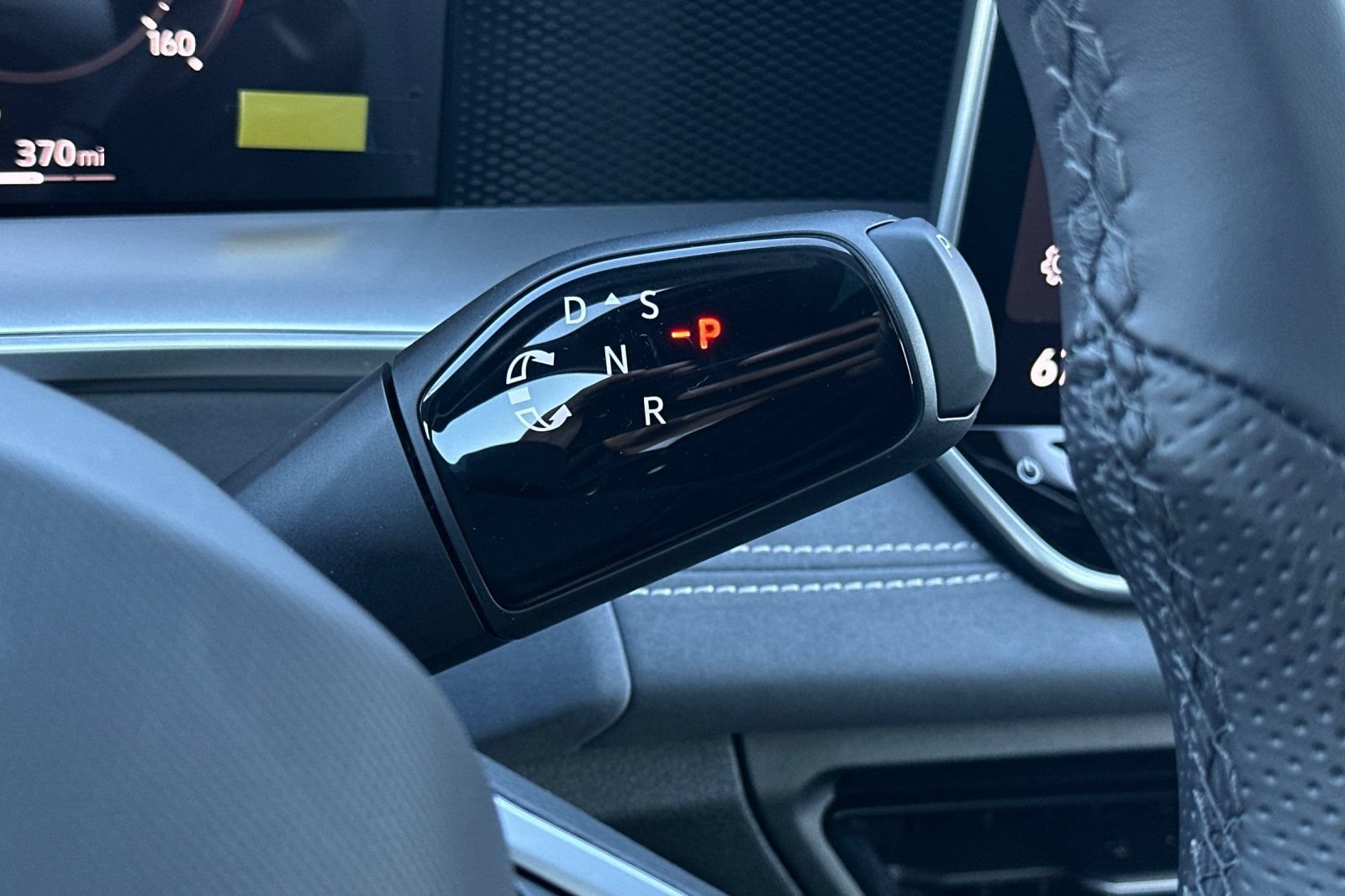 New 2026 Volkswagen Tiguan SE R-Line FWD image 19