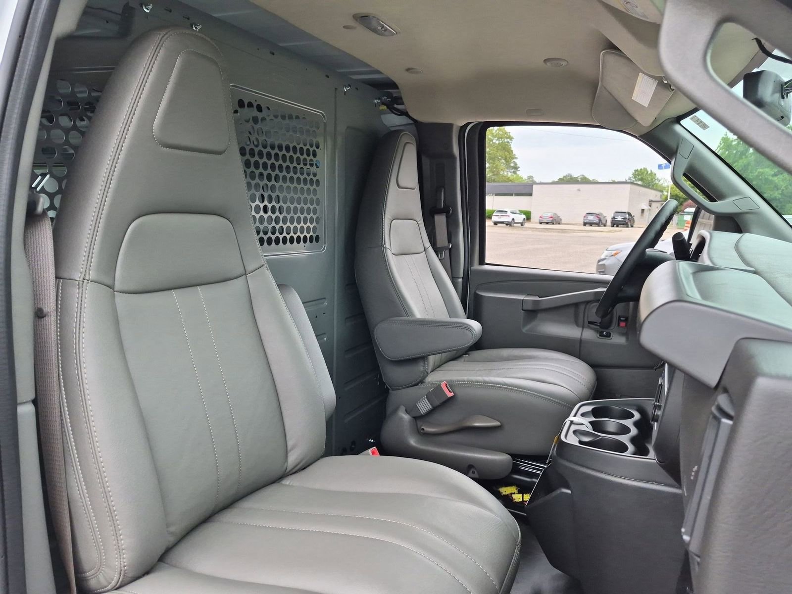 New 2026 GMC Savana 2500 w/ Enhanced Convenience Package RWD image 41