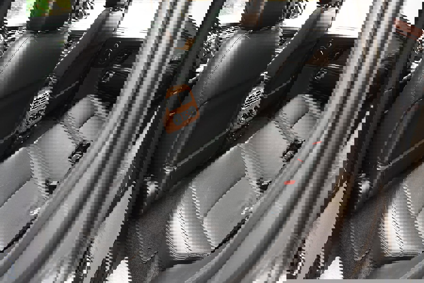 Used 2019 Land Rover Range Rover HSE image 16