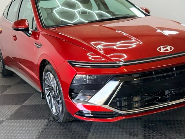 Used 2025 Hyundai Sonata SEL FWD image 2