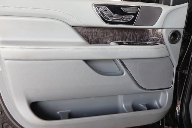 Used 2020 Lincoln Navigator Reserve RWD image 12