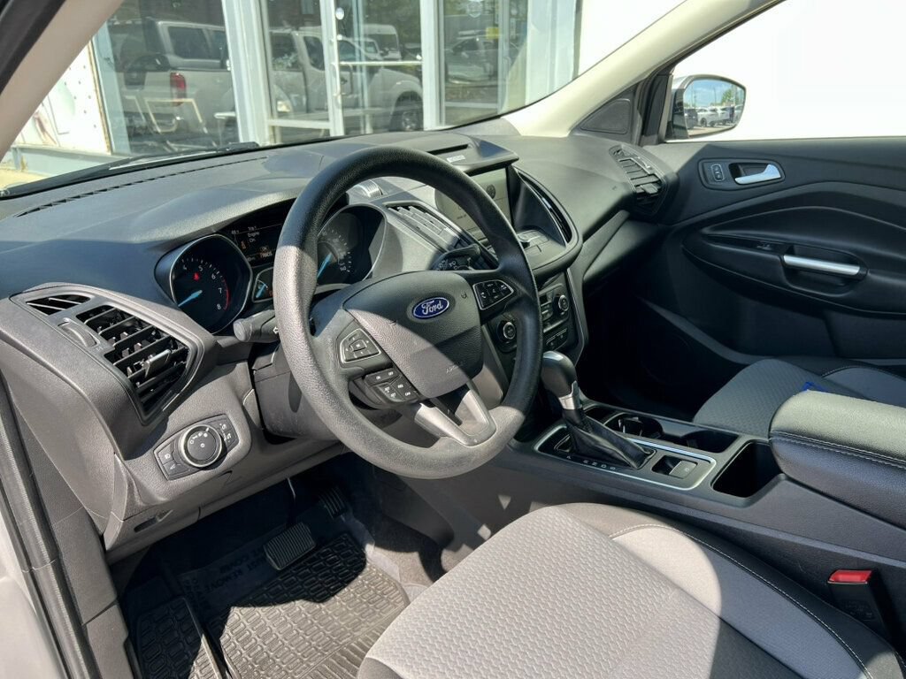 Used 2017 Ford Escape SE w/ Equipment Group 201A FWD image 14