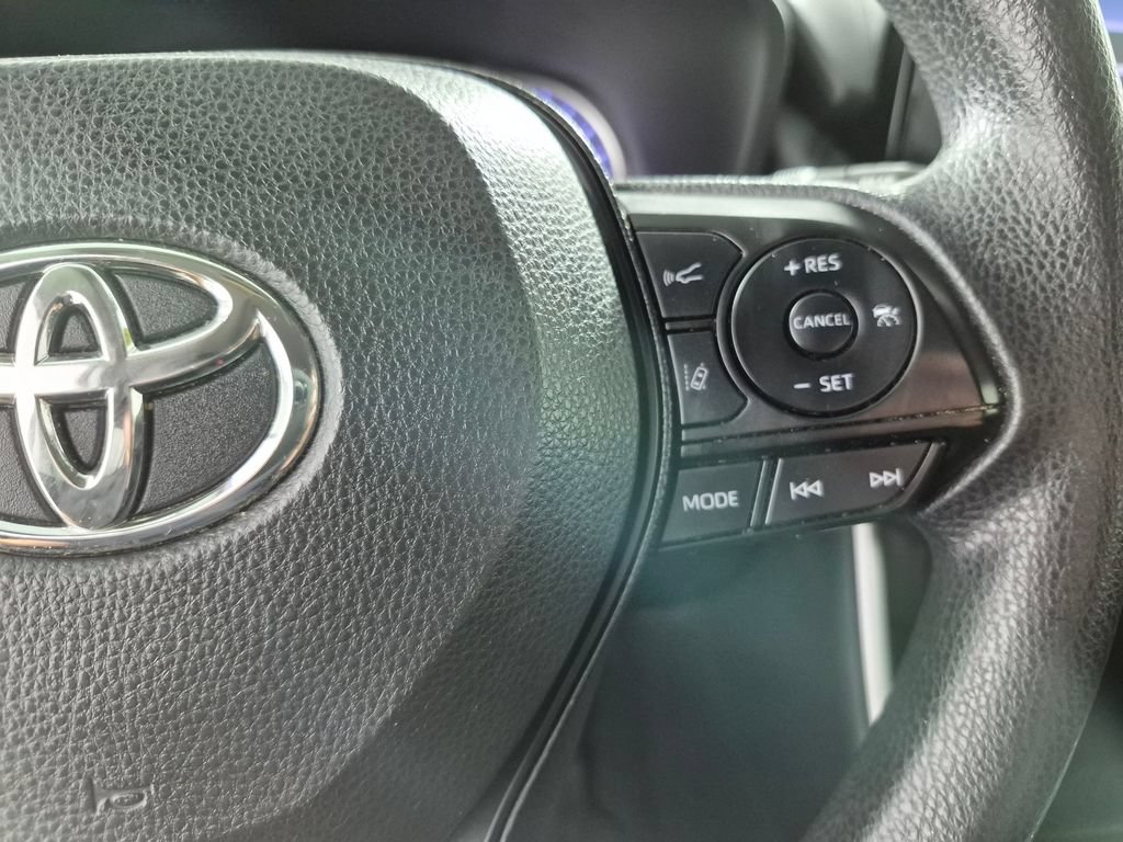 Used 2019 Toyota RAV4 XLE w/ Carpet Mat Package AWD/4WD image 15