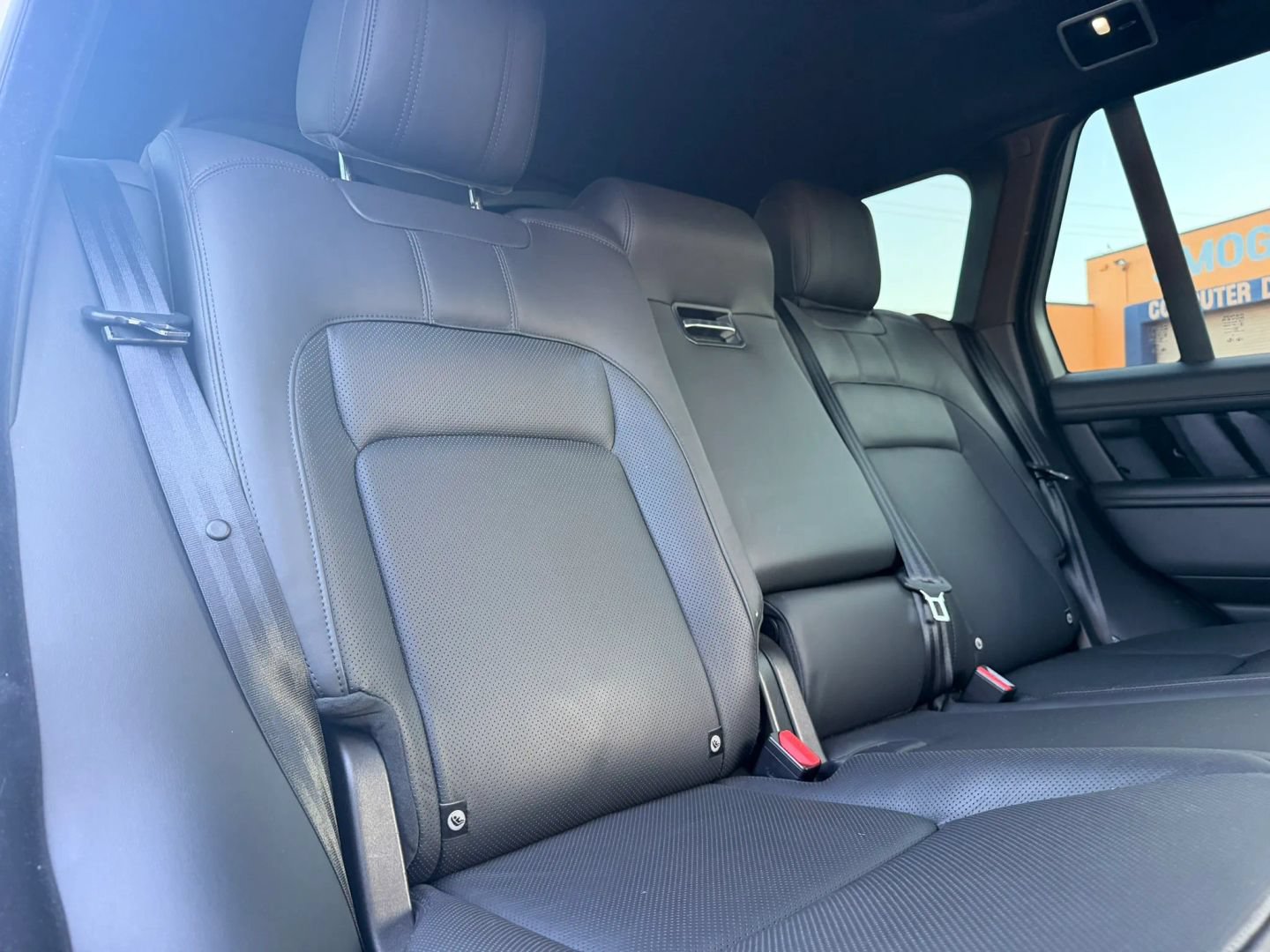 Used 2019 Land Rover Range Rover HSE AWD/4WD image 18