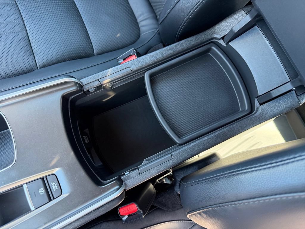 Used 2018 Honda Accord Touring image 30