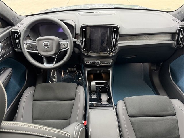 Used 2023 Volvo C40 P8 Recharge Ultimate image 13