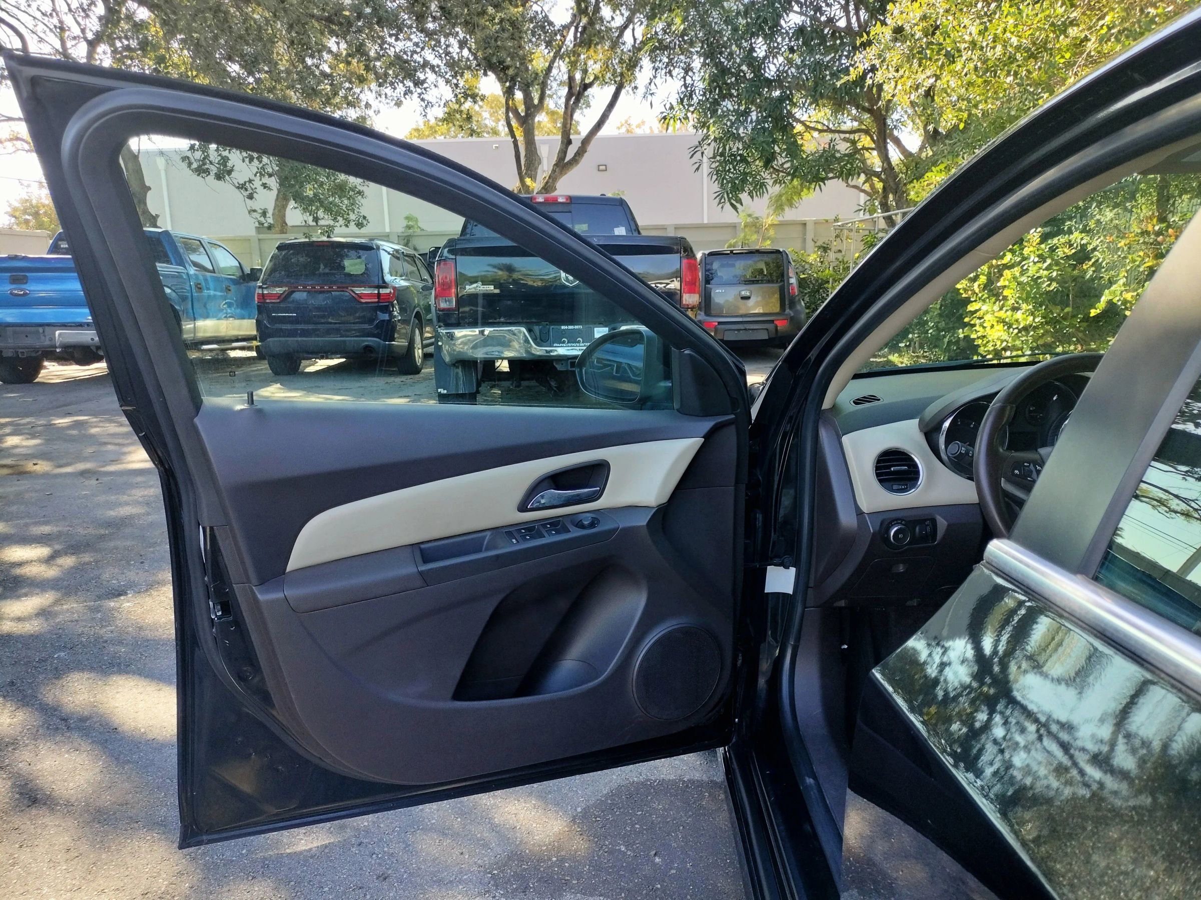 Used 2013 Chevrolet Cruze LT w/ RS Package image 15