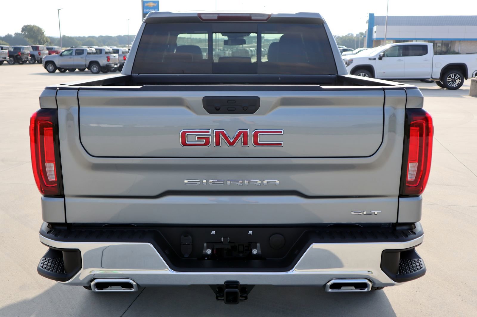 New 2026 GMC Sierra 1500 SLT image 5