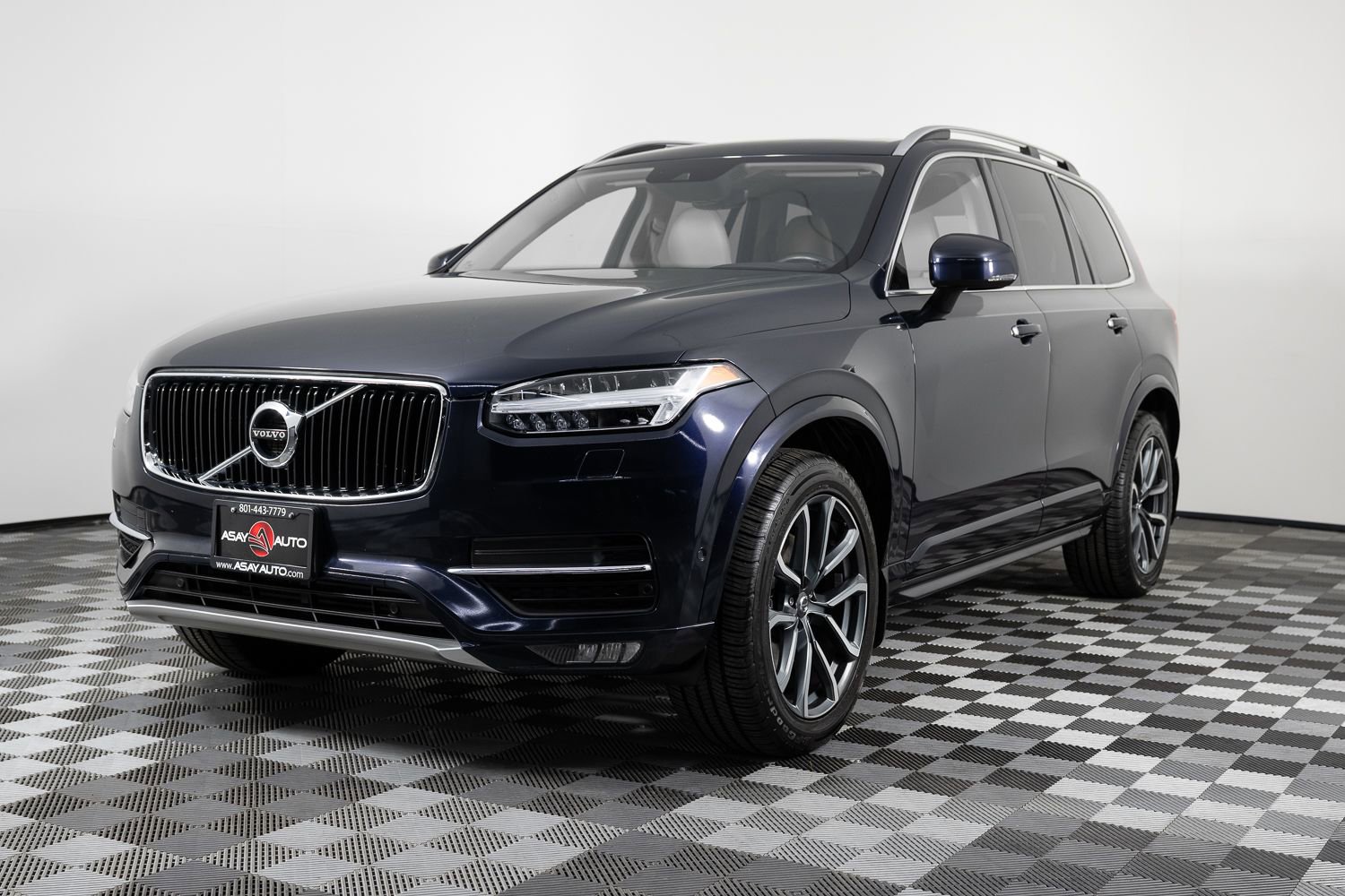Used 2016 Volvo XC90 T6 Momentum AWD/4WD image 2