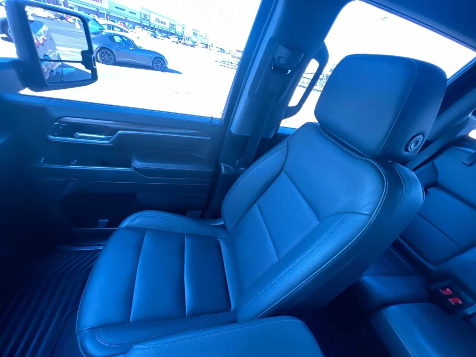 Used 2025 Chevrolet Silverado 3500 LT image 36