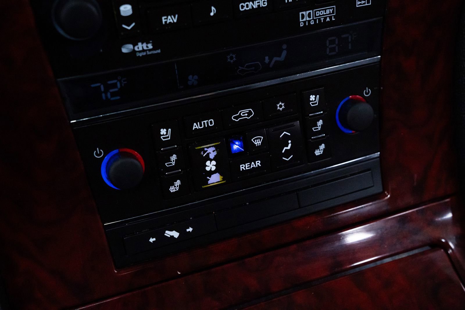 Used 2010 Cadillac Escalade 4WD Hybrid image 13