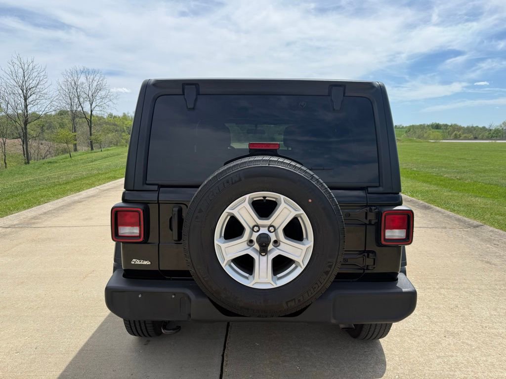 Used 2023 Jeep Wrangler Unlimited Sport AWD/4WD image 4