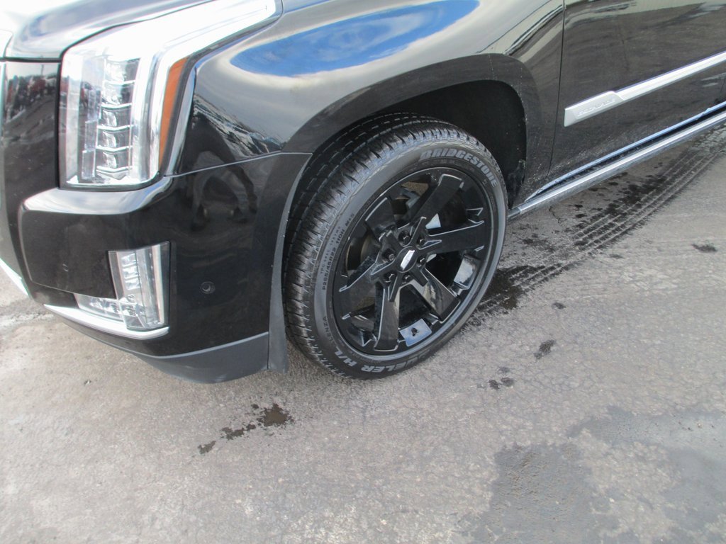 Used 2019 Cadillac Escalade ESV Premium Luxury image 11
