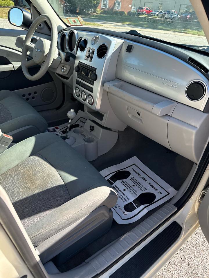 Used 2006 Chrysler PT Cruiser FWD image 20