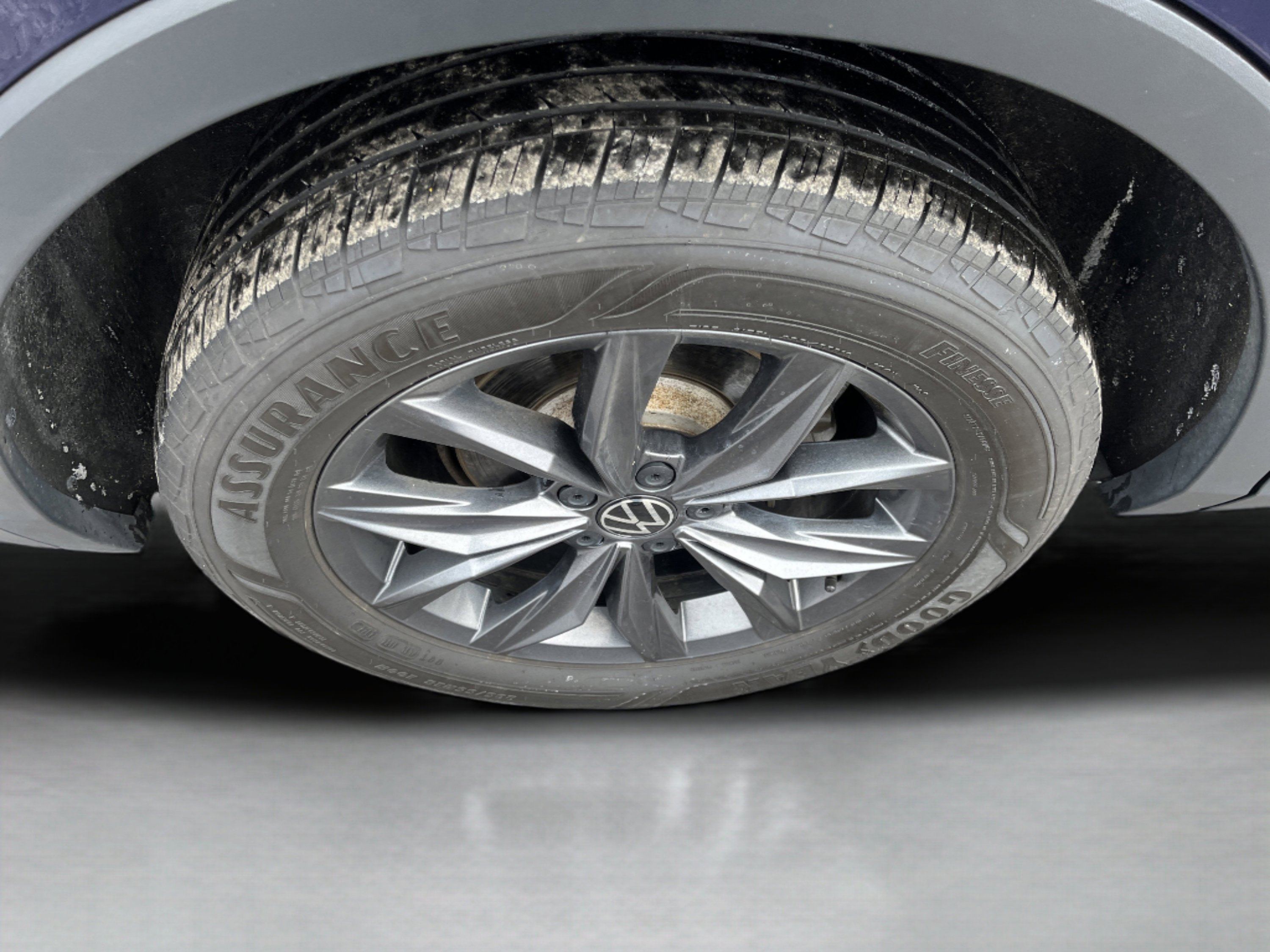 Used 2022 Volkswagen Tiguan SE image 9