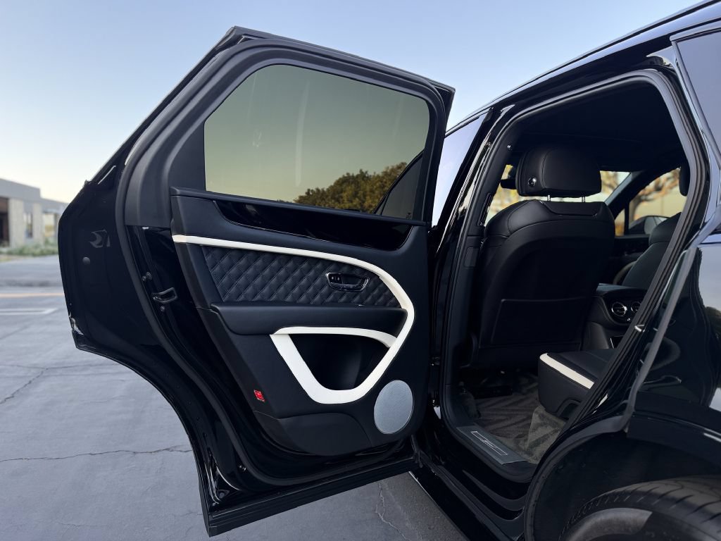 Used 2021 Bentley Bentayga Speed AWD/4WD image 22