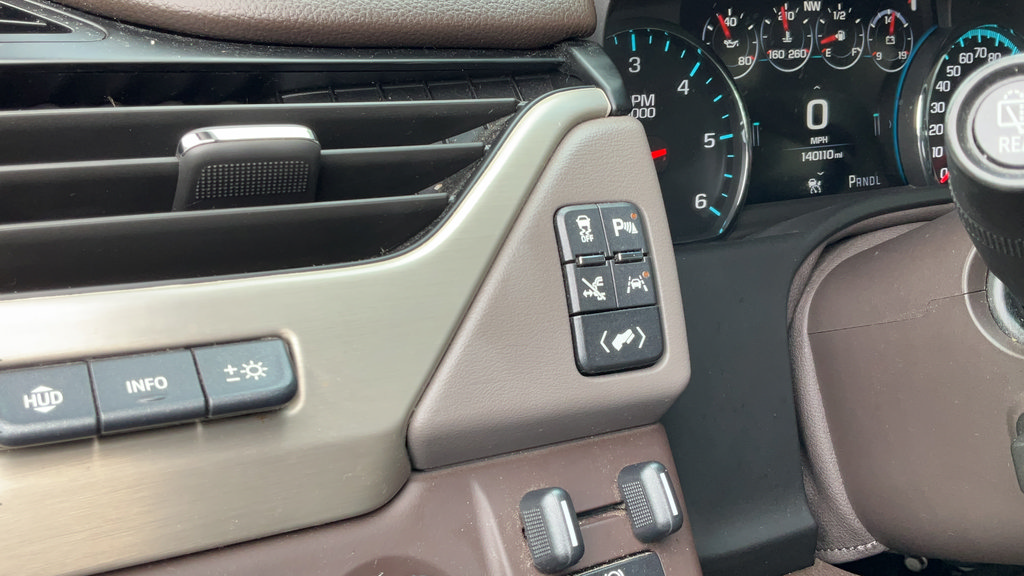 Certified 2020 GMC Yukon XL Denali w/ Denali Premium Package AWD/4WD image 34