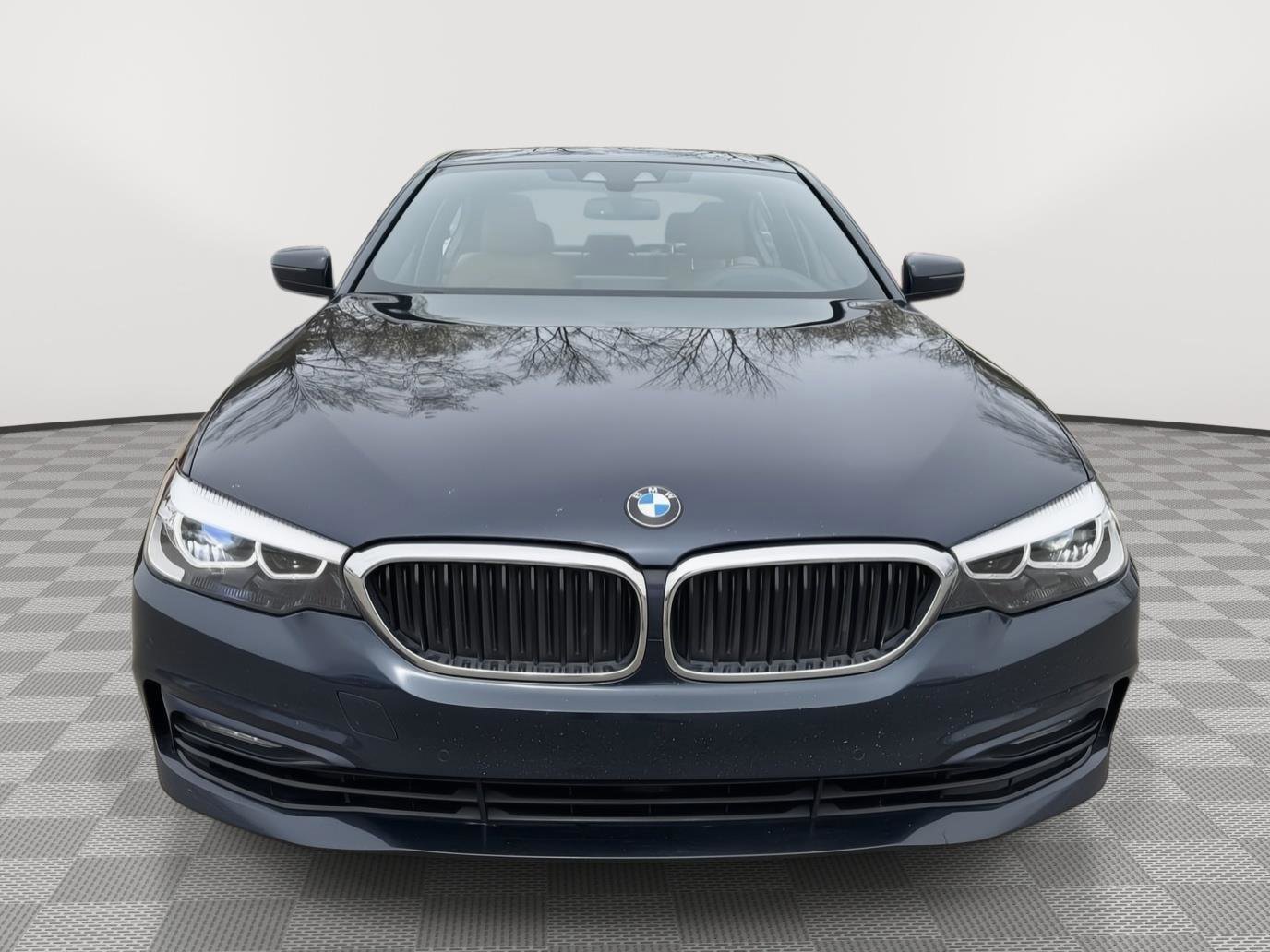 Used 2018 BMW 530e xDrive AWD/4WD image 2